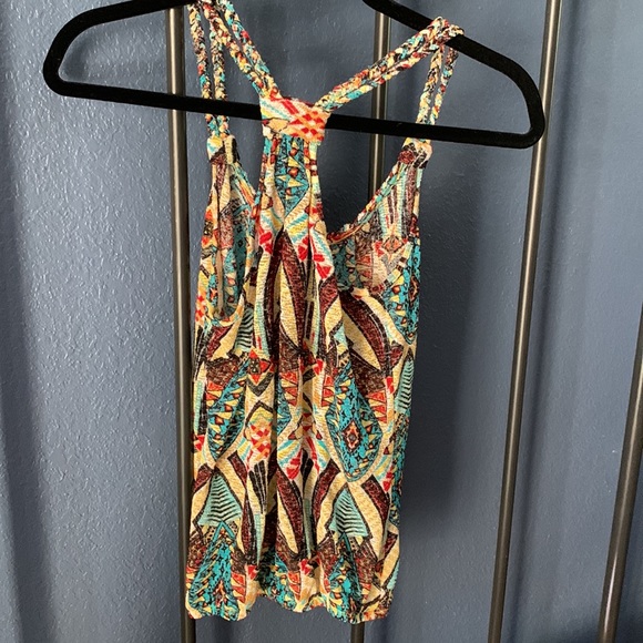 COPY - 🏖️🌴 Tank Too - Picture 4 of 6